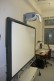 Im Computerraum steht ein Whiteboard.
