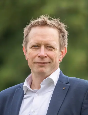 Porträtfoto vom stellvertretenden Schulleiter Krister Badur