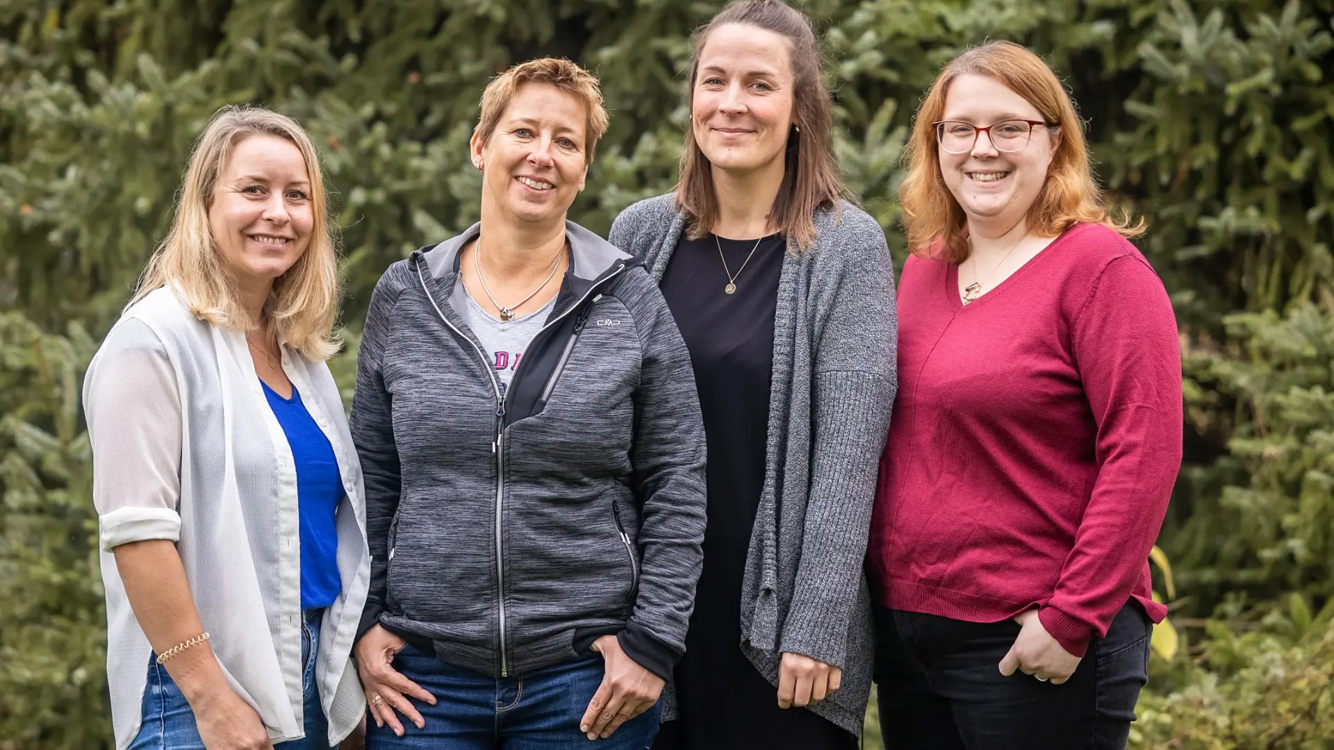 Team-Porträtfoto von den vier Logopädinnen an der LVR-Louis-Braille-Schule