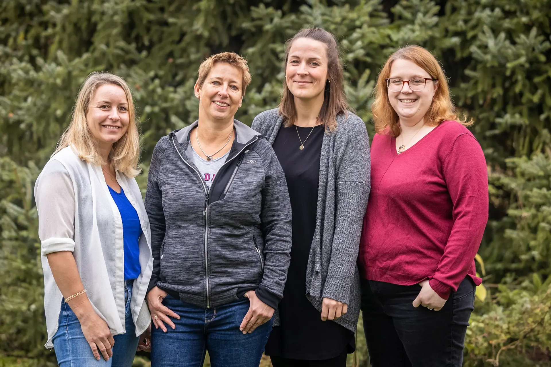 Team-Porträtfoto von den vier Logopädinnen an der LVR-Louis-Braille-Schule
